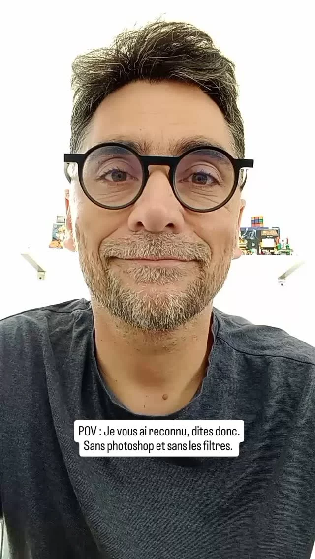 🔥📚 Je vous ai reconnu sans Photoshop !

La vraie vie.
Sans filtre ni retouches.
Ni filtres.

Merci à vous qui me lisez.

🙏 Merci de me suivre sur @zeneilthomas et bienvenue aux nouveaux potos.

🚀 Partagez ce Reel à un(e) vrai(e) fan de lecture.

.........
Hey, je suis Neil et j'écris pour booster votre mindset et vous émerveiller.

#zeneilthomas #neilthomas #auteur #lecture #pov #viedauteur  #gratitude #booklover #lecteurpassionné #writerlife #emotionslitteraires #salondulivre #humourauteur #ecrivainfrancais #lectureethumour #vraidevrai #bereal #authorlife #unexpexted #sansfiltre